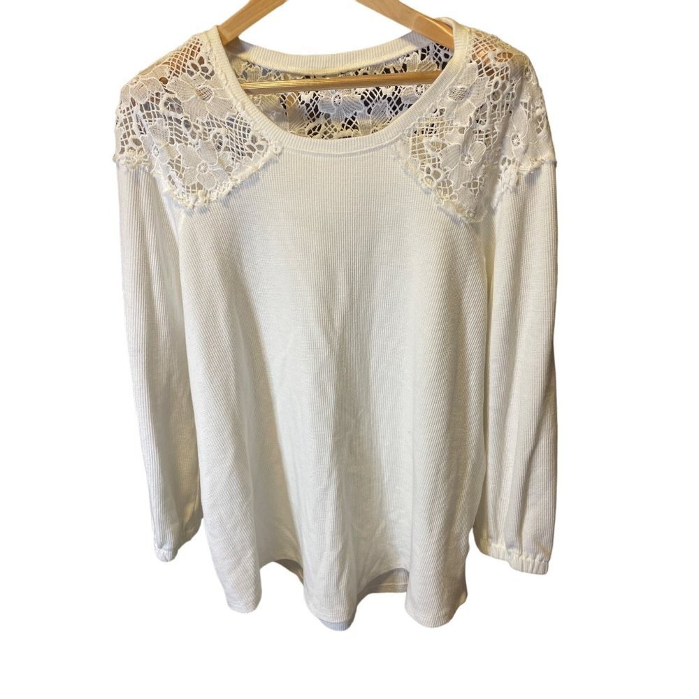 Long White Loose Fitting Ribbed T Shirt Lacy Shoulders